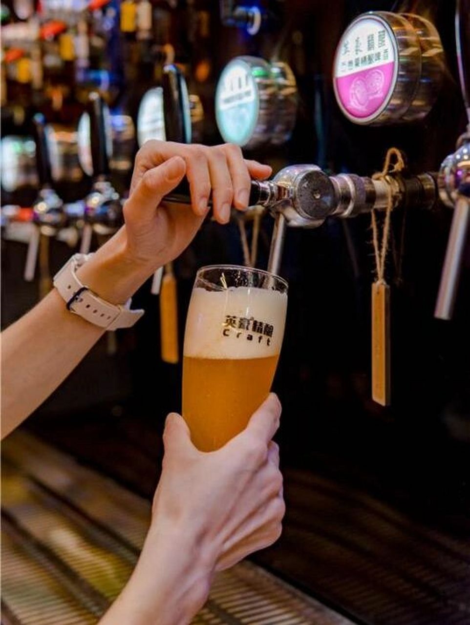 啤酒作为既能解渴,又能为一顿聚餐增光添彩的主要成员,在我们的生活
