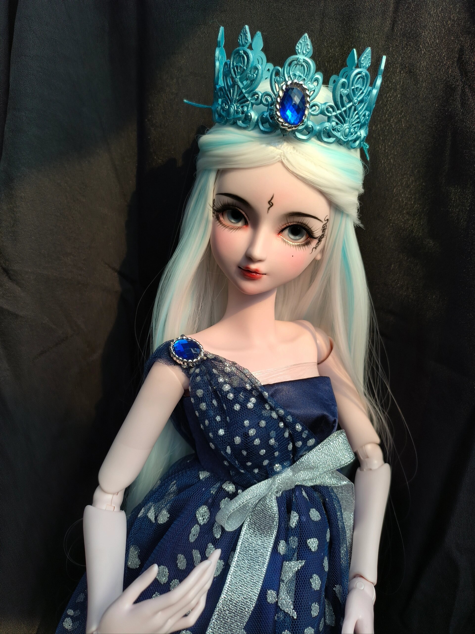 叶罗丽改妆星空公主 259包u的盒拆整娃 头有点染色 不是特别严重