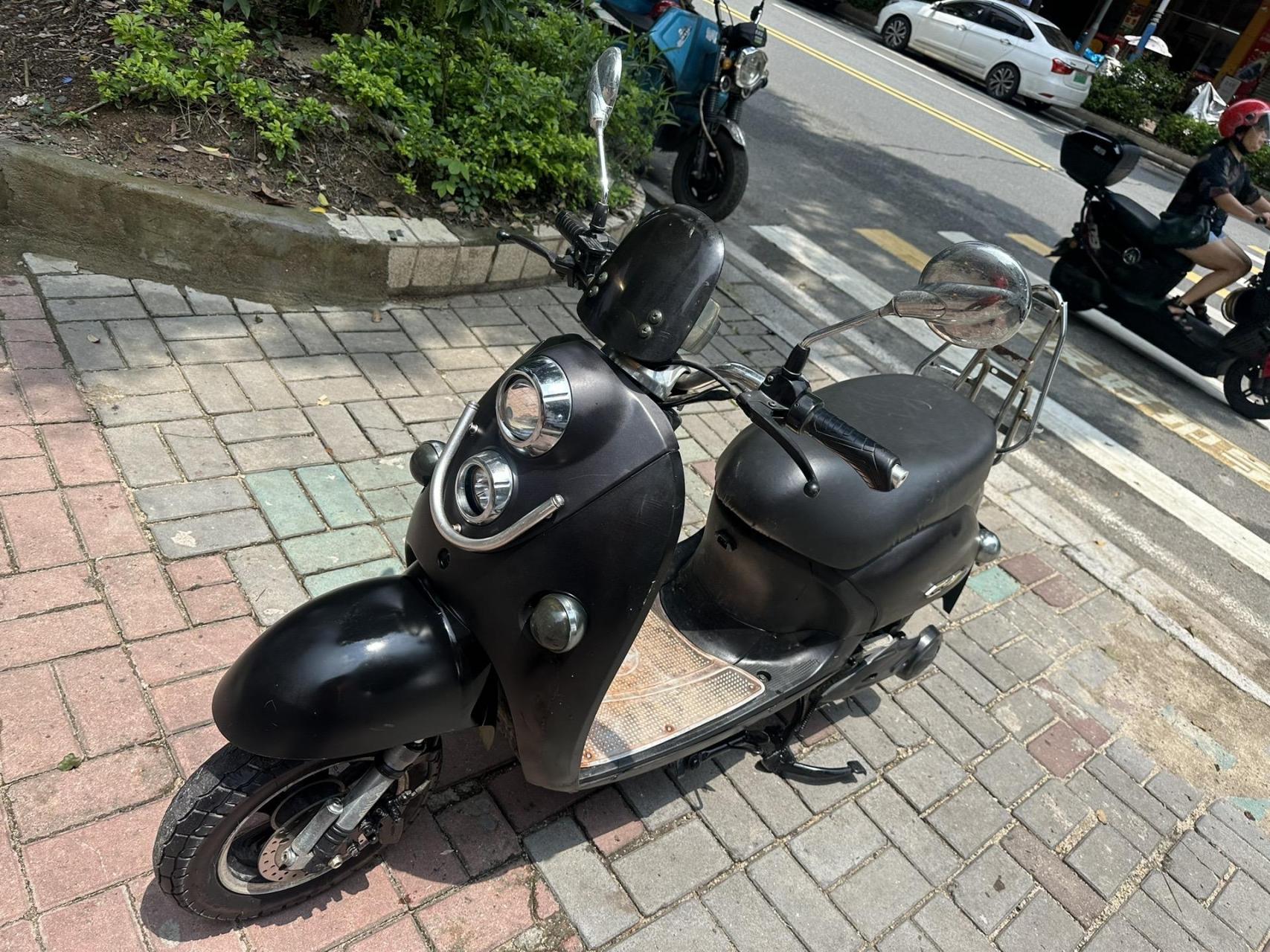 爱玛72v20安小绵羊龟王款电动车