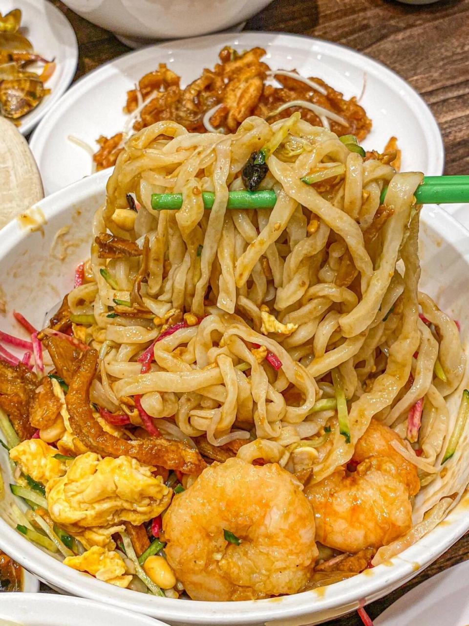 来天津必吃的美食之一就是捞面啦 本地人都爱吃的明家三鲜打卤面90