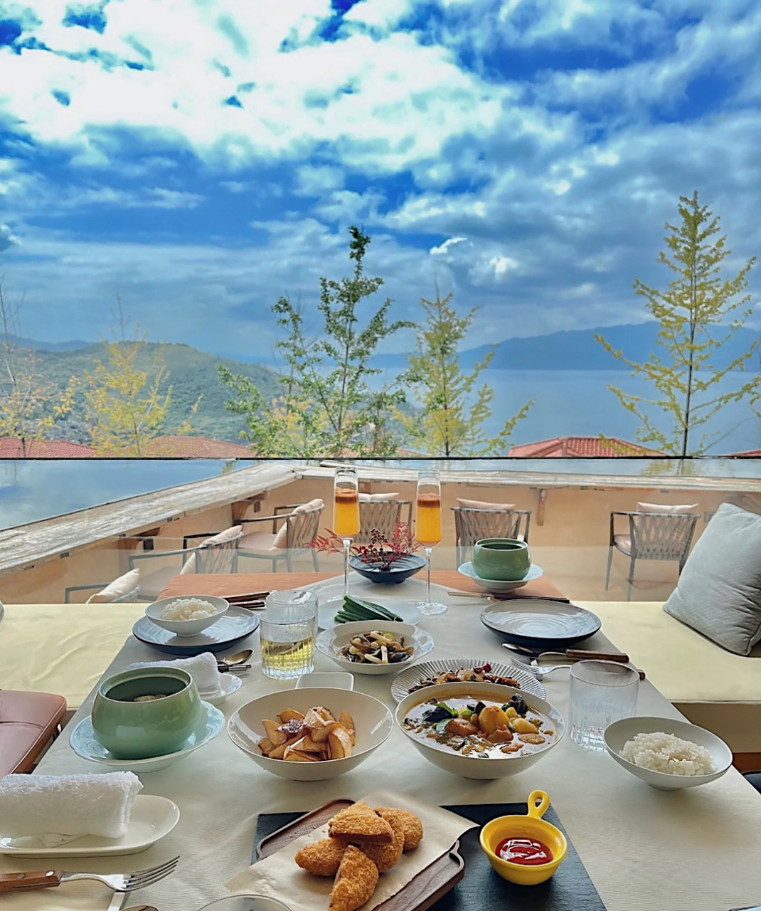 抚仙湖此行最喜欢的民宿 归心度假酒店 在太阳山小镇上面 上山都需要