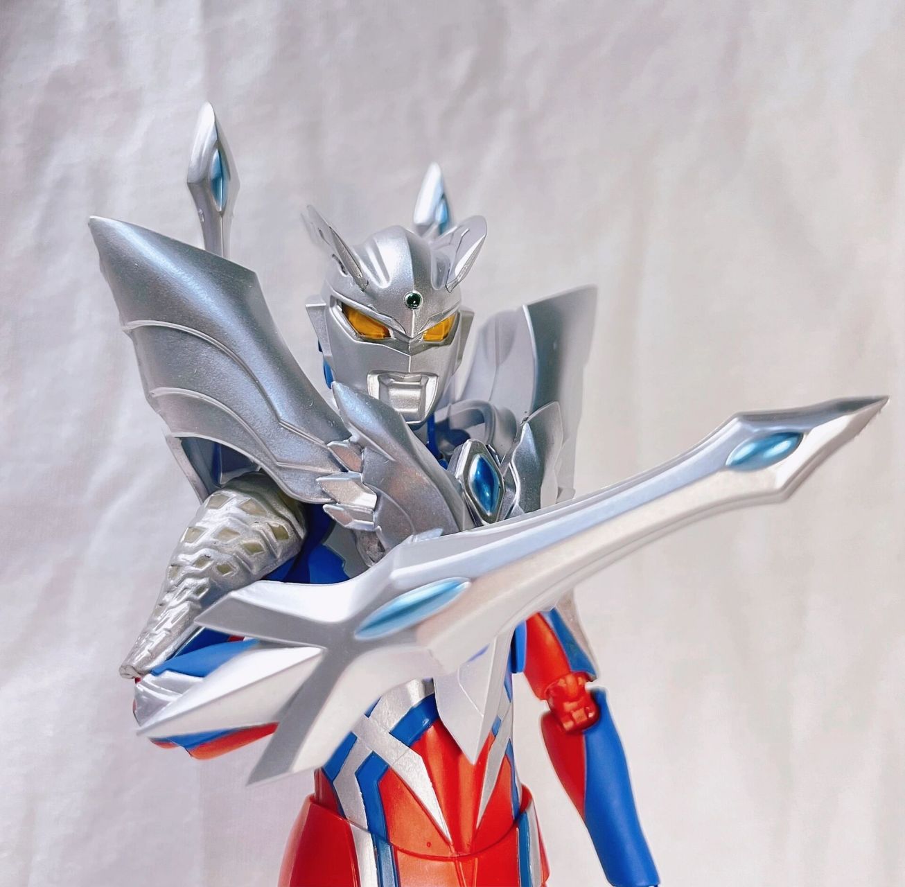 shf系列模玩分享(7)赛罗奥特曼 造型还原:6/10 上半身可动:5/10 下