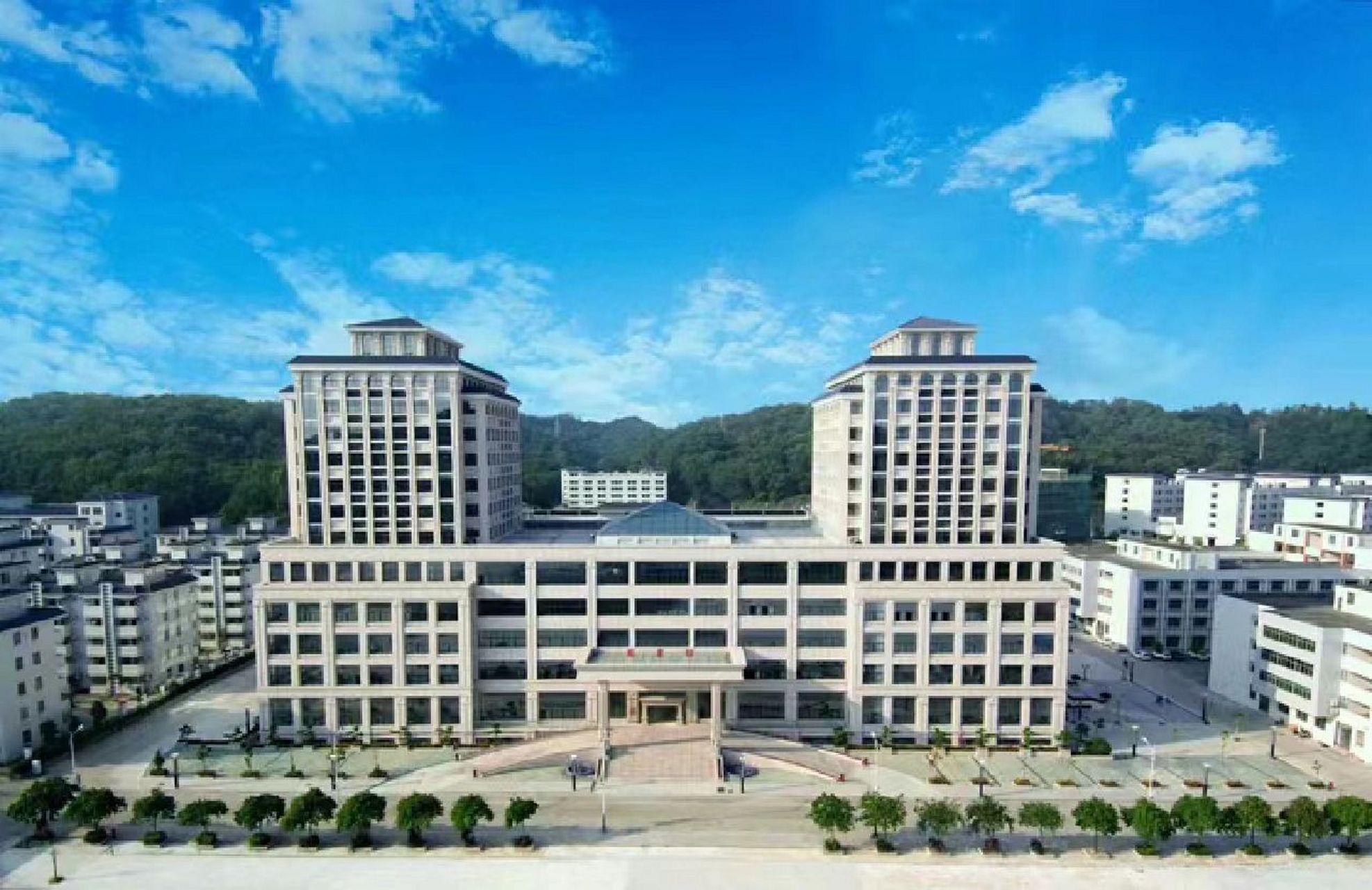 广东南方职业学院 | 介绍篇 广东南方职业学院位于广东省江门市,是经