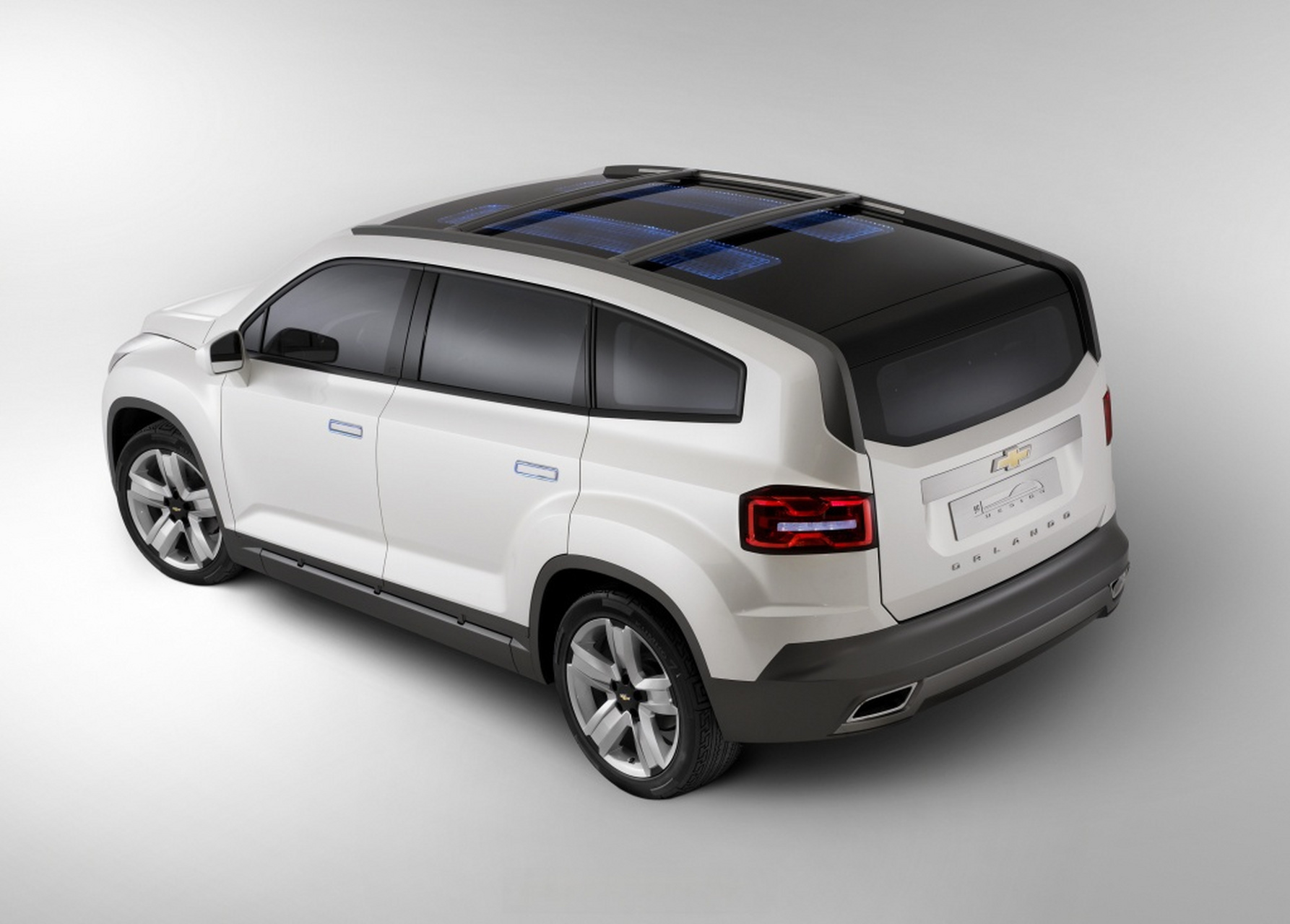 2008年雪佛兰orlando概念车,算是学习道奇的跨界mpv吧.