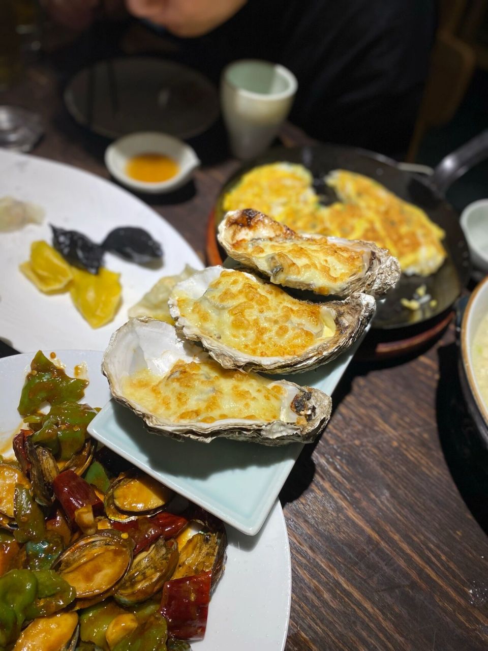 青岛|石老人海水浴场附近美食 酒店去石老人的路上路过了这家店「船歌