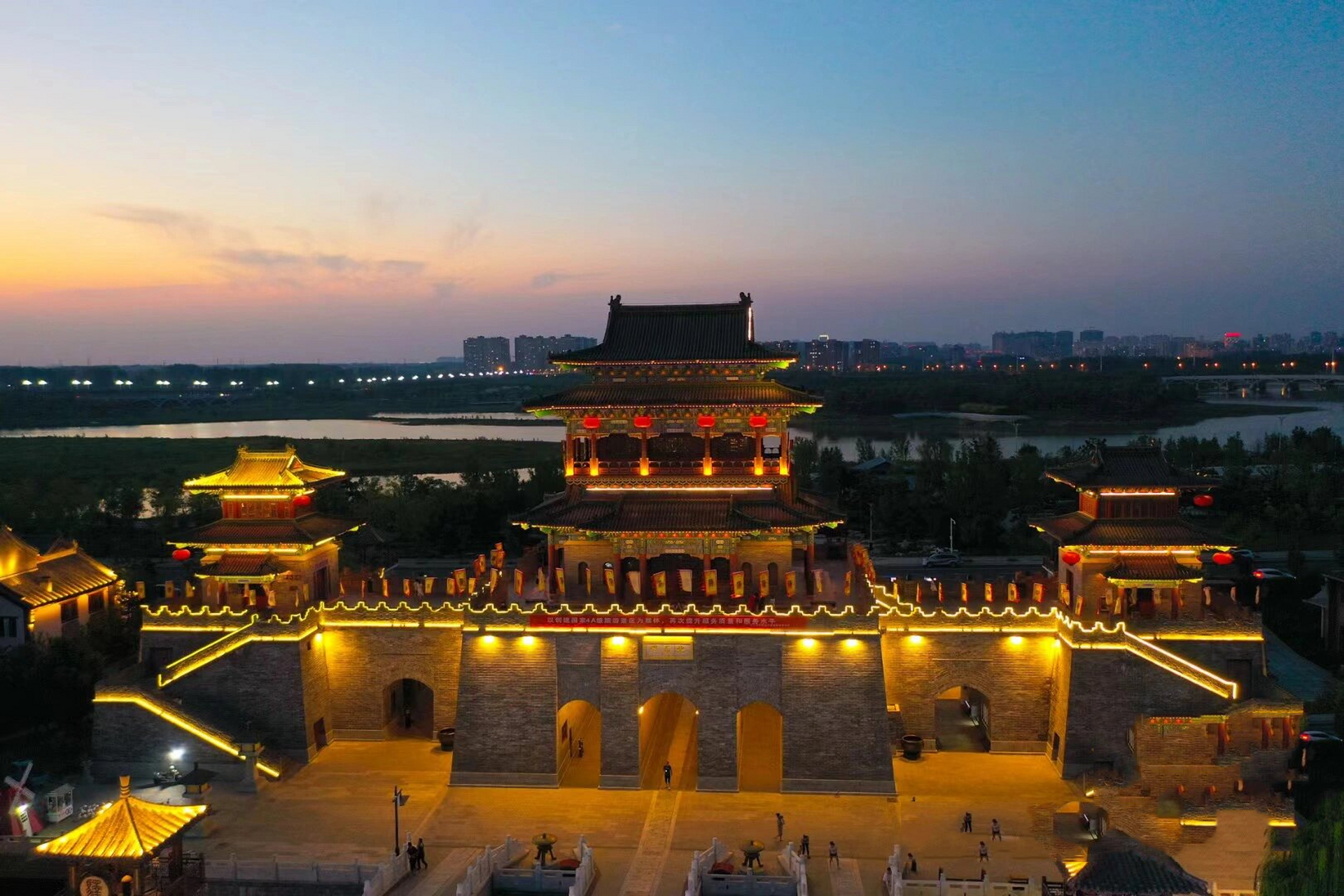 老家驻马店 驻马店皇家驿站 驻马店有着"豫中之腹地,天下之最中"的