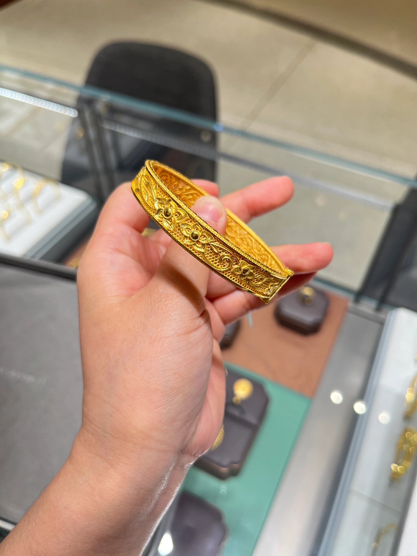 周大福黄金贵妃手镯