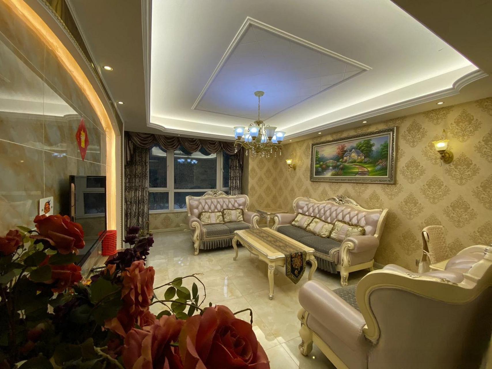 西安头条西安曲江中海东郡租房,这个装修可以说在这边算是很好的了.