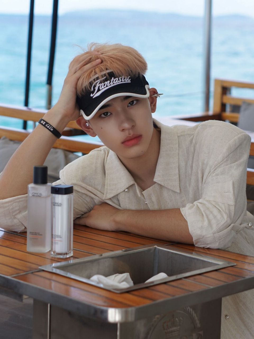 谁能拒绝干干净净的男生 这次又来东南亚旅行啦  选择了泰国 来到东南