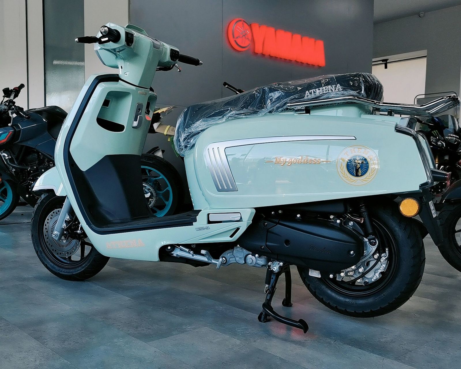 23款雅典娜女神 150cc  单缸水冷发动机 配色:薄荷绿 售价:11980 颜色