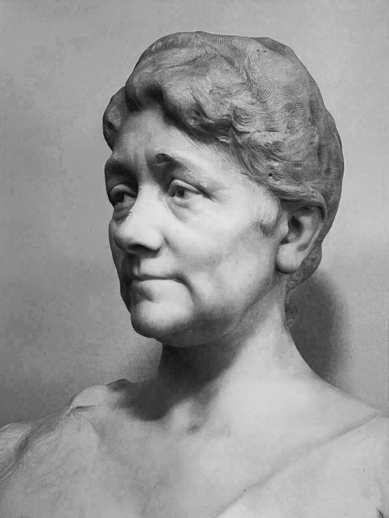 素描写生素材|好看的女性雕塑(精选5张)