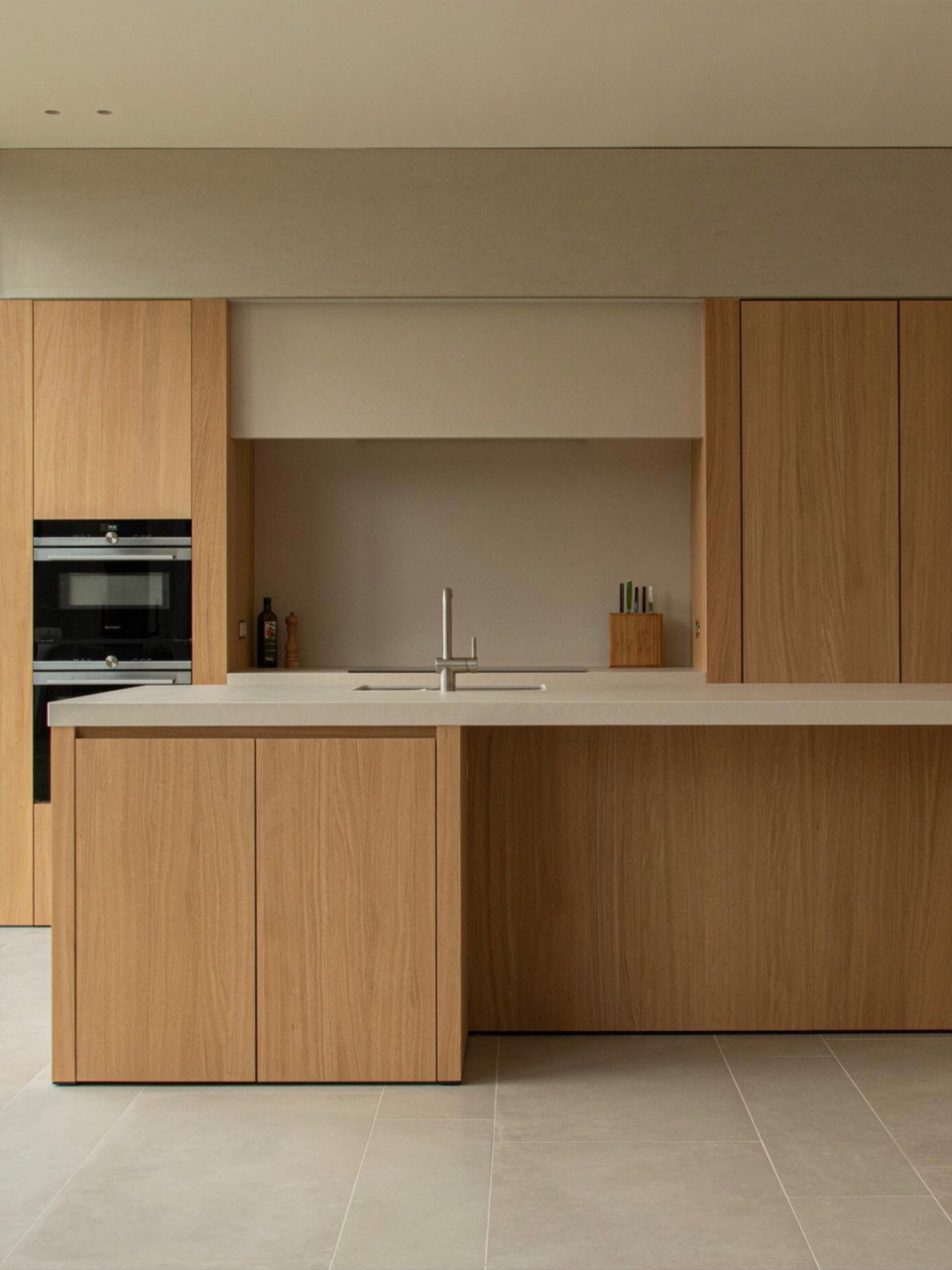浅色木纹橱柜77米色石英石台面 颜值真的很高级 厨房橱柜选择木