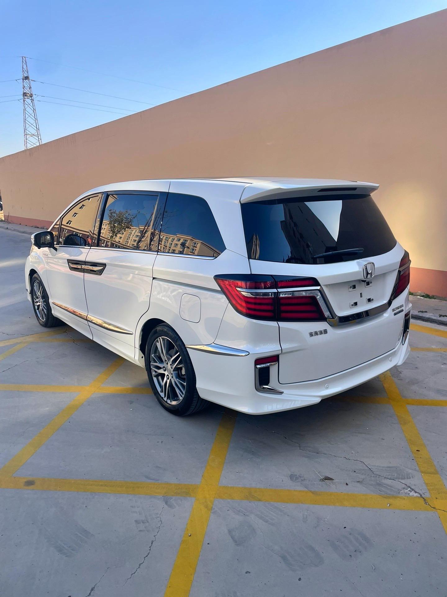 最新到店2020年本田艾力绅至尊版高配,油电混合,最畅销7座商务车,最