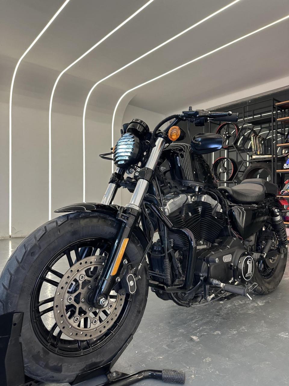 哈雷x48 16年 1.7公里 5万不到