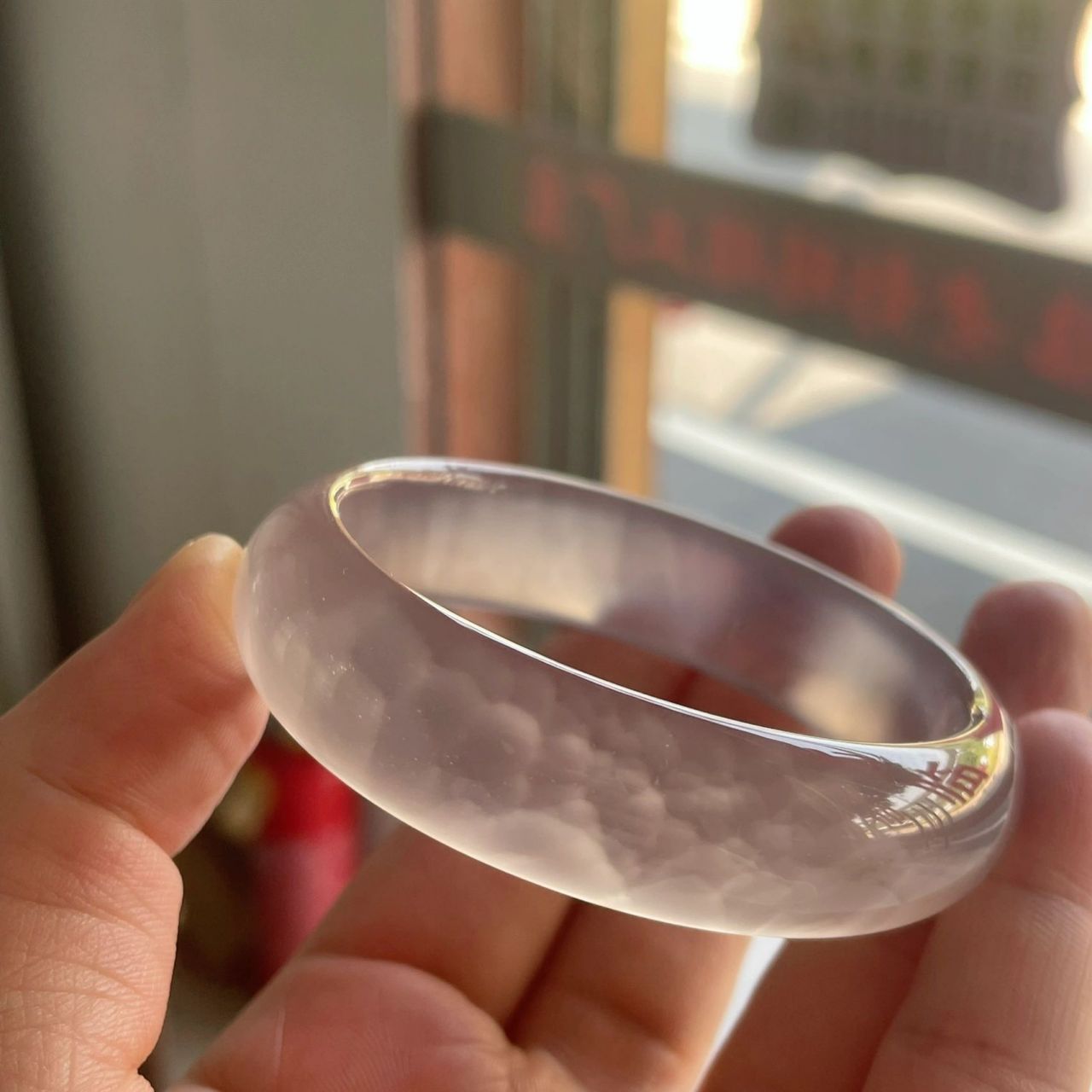 玛瑙玉髓里面其实有很多纹路的,非常非常正常的!