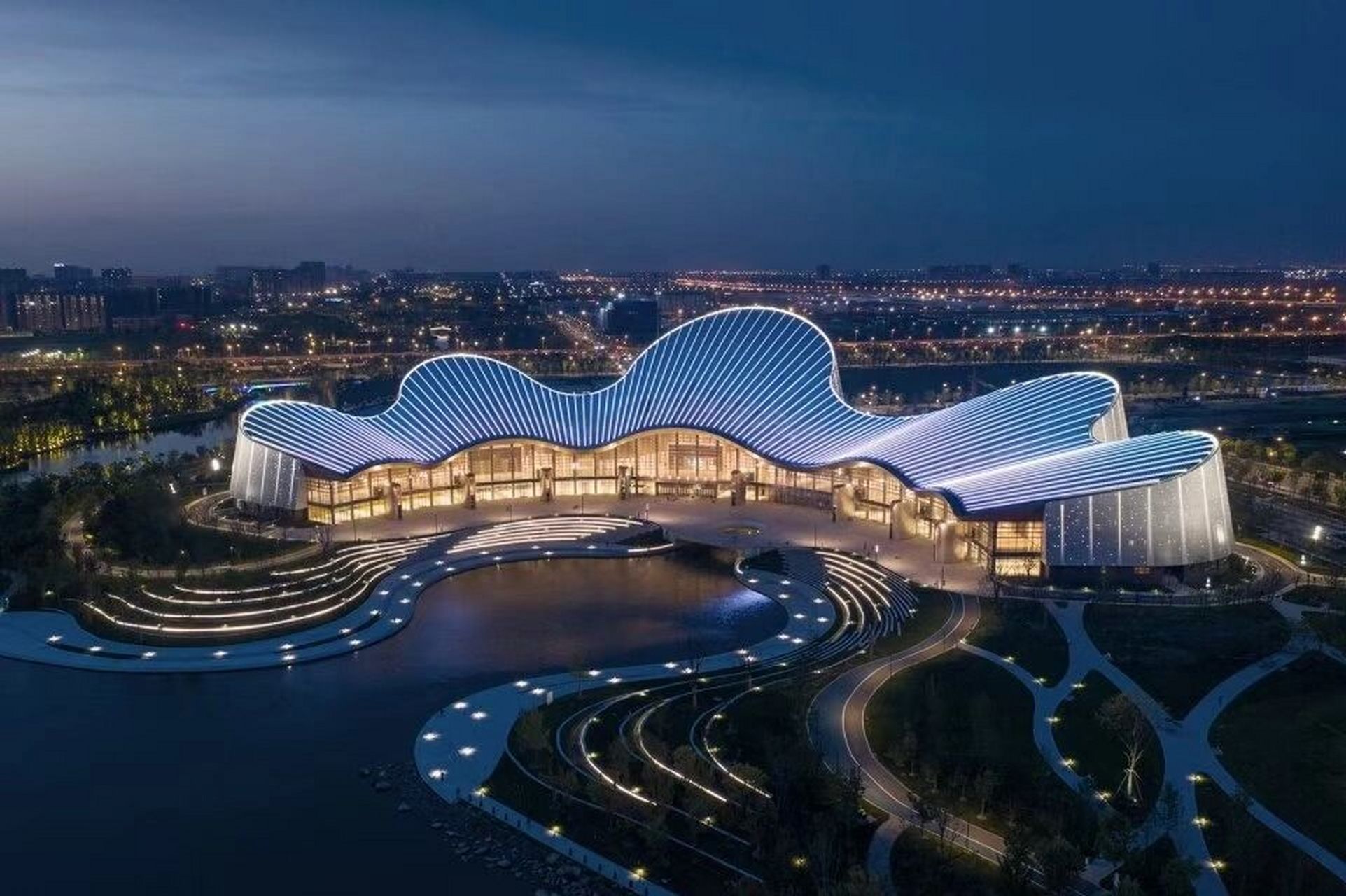 案例打卡六‖南通大剧院 #每日建筑案例分享 【江苏南通大剧院&南通