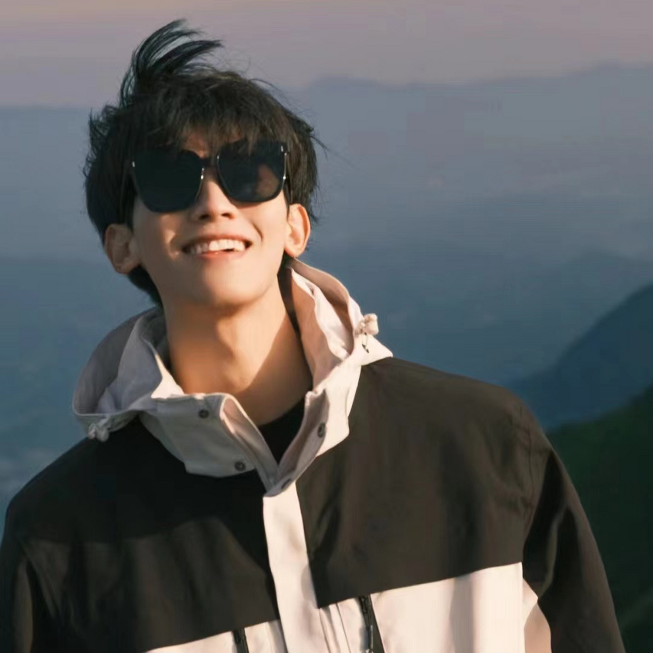 适合男生的帅气头像 冷酷眼神,不羁发型,这就是我,独一无二的型男!