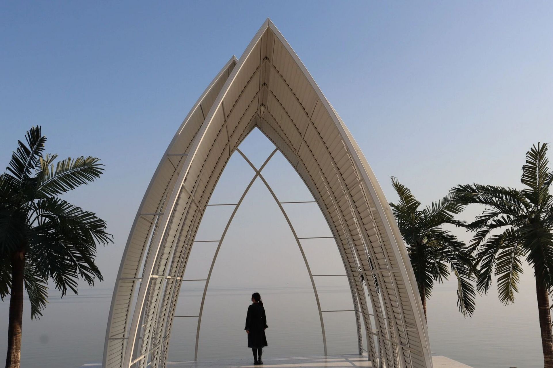 巢湖网红打卡地 97云水湾公园:有种去海边的感觉,棕榈树,沙滩,椰子