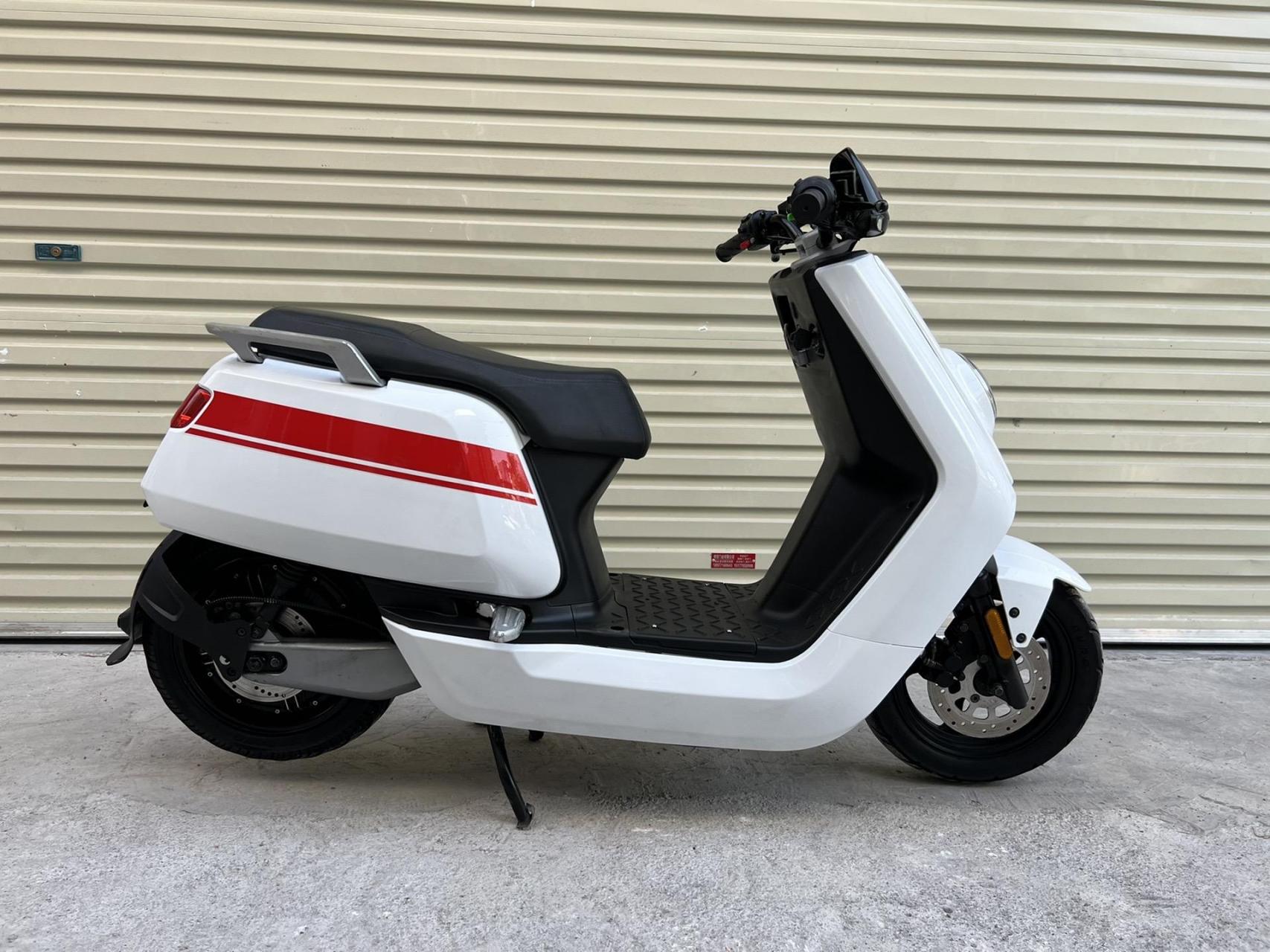 小牛顶配版.售价4999 18年8月n1spro顶配版 行驶1.