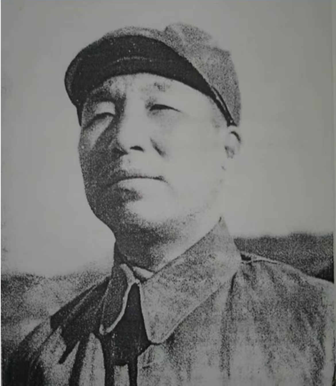 八路军第四纵队与冀东抗日联军配合,发动了大规模的起义,冀东20多个县