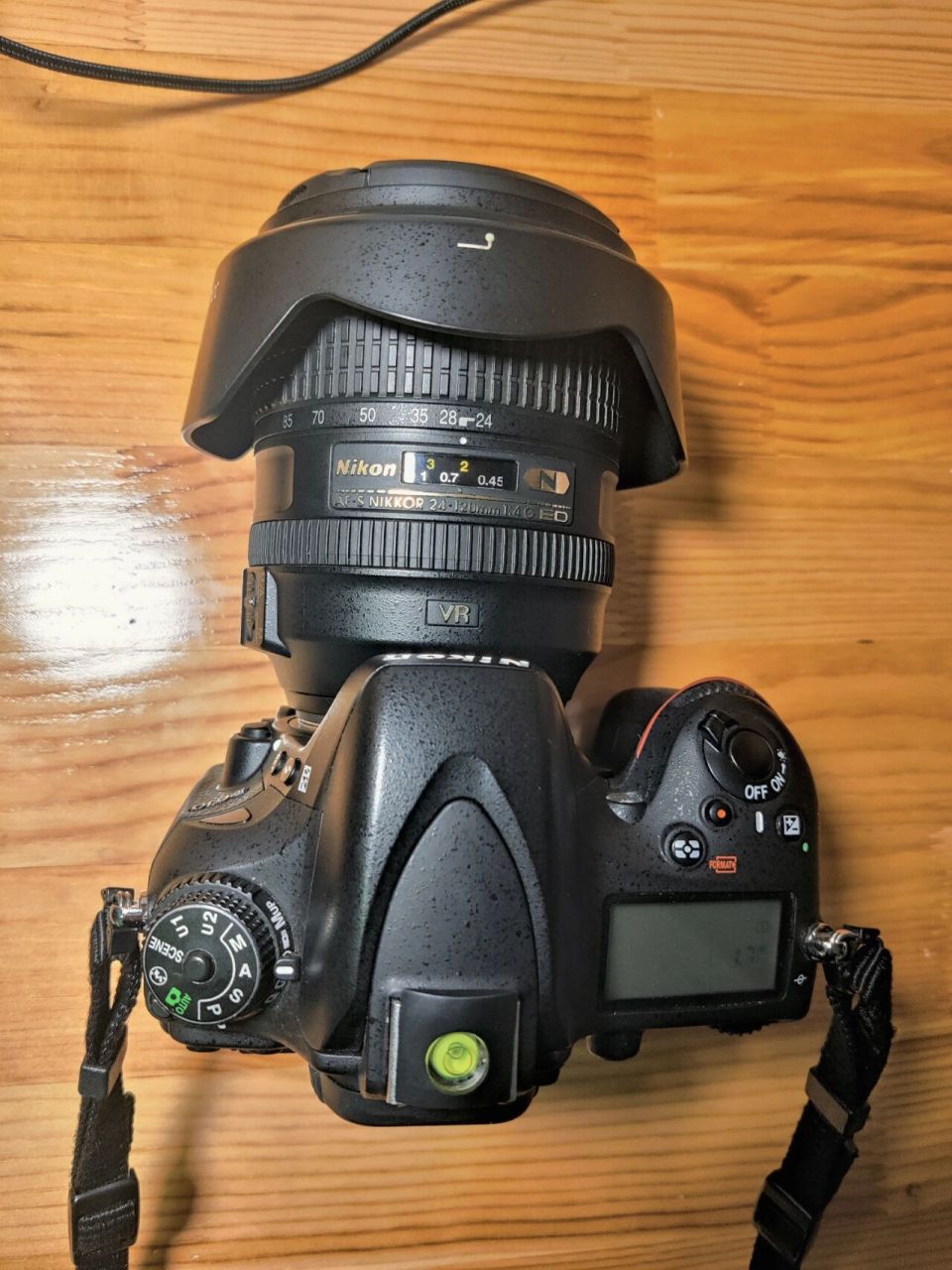 尼康d610机器虽老,但依然能打,全画幅的画质非常感人.