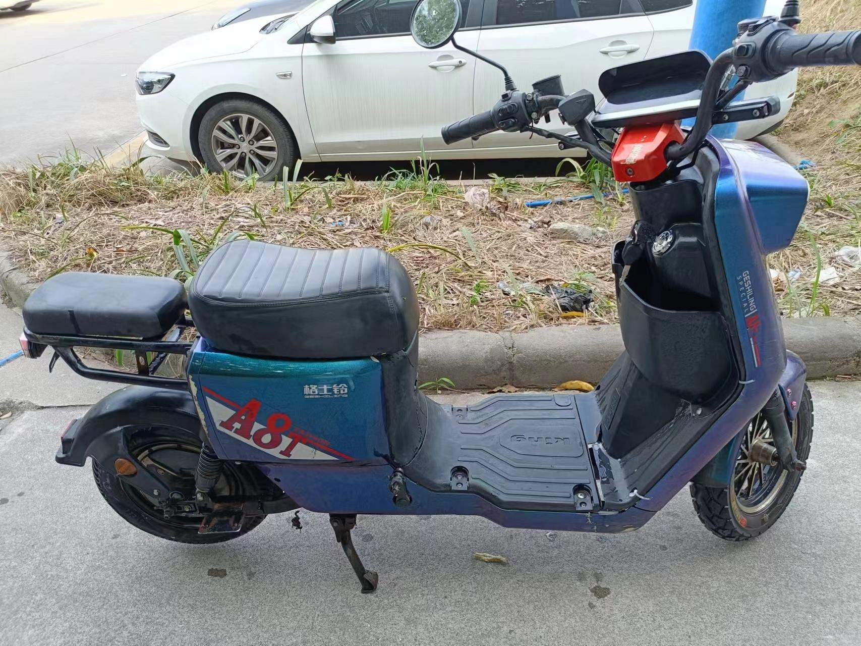 车架750块钱卖,速度快,适合跑外卖,8成新,要星恒锂电池加550块,电池是