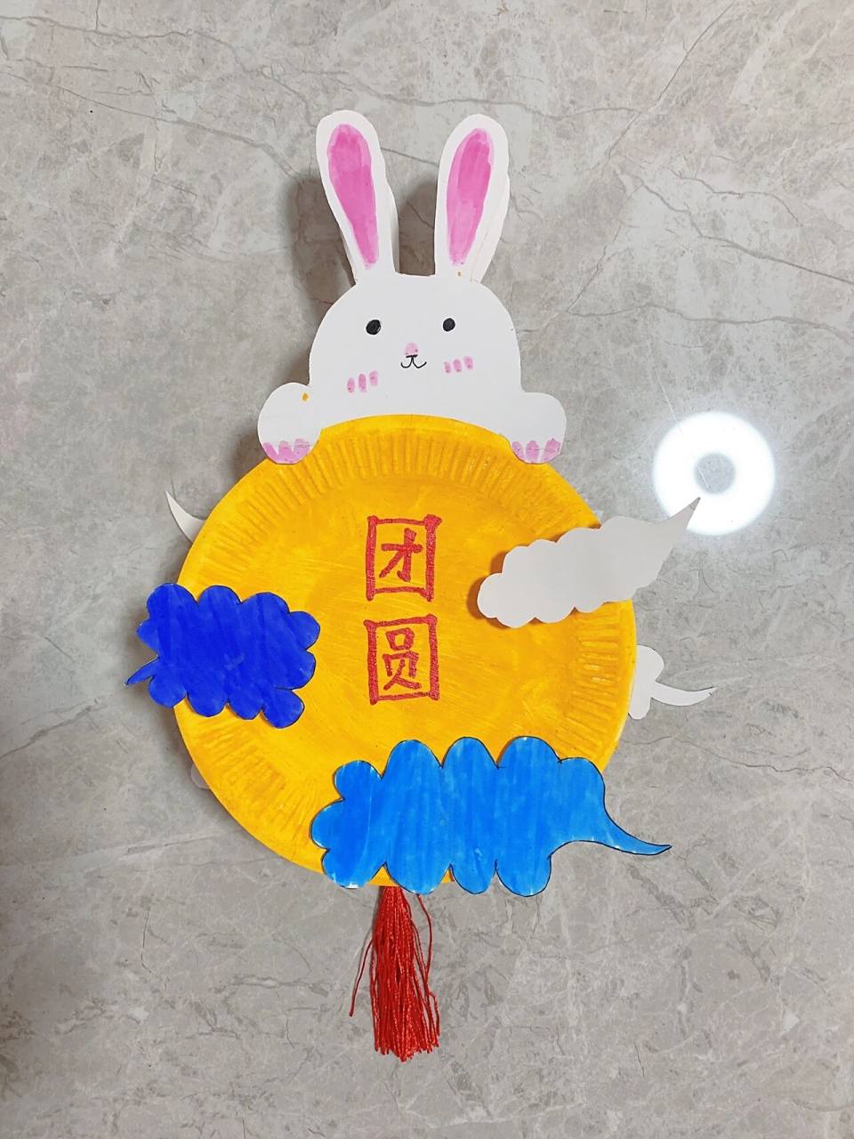 diy手工灯笼:中秋灯笼96幼儿园灯笼元宵灯笼 材料:蛋糕纸盘,用完的