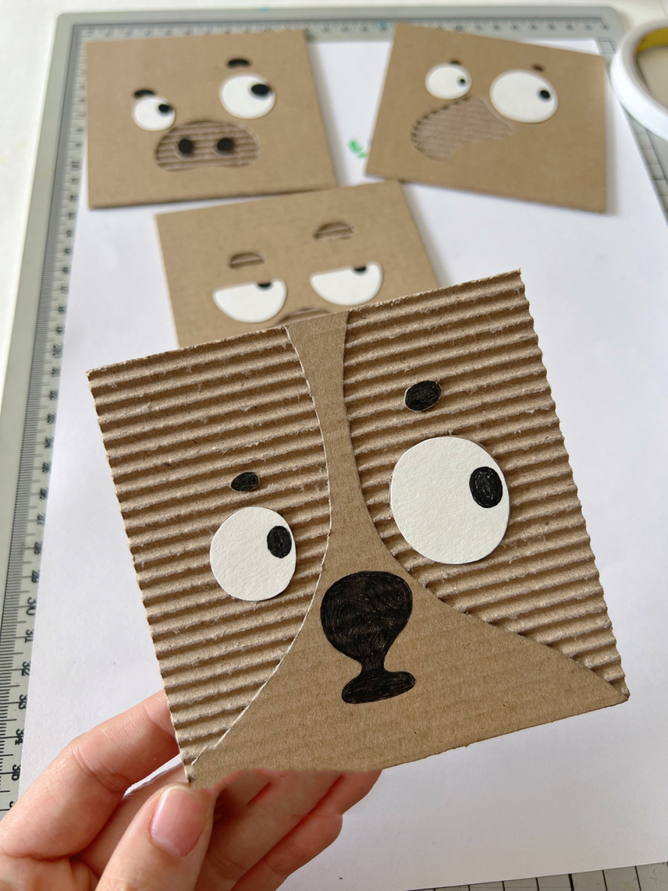 废物利用|一组超简单的抽象纸皮画小动物 快递箱不要扔!