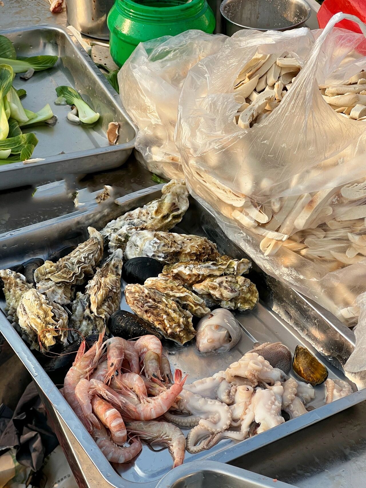 农历逢四逢九人山人海的泊里大集 明星美食之一是羊肉汤 之二就是是