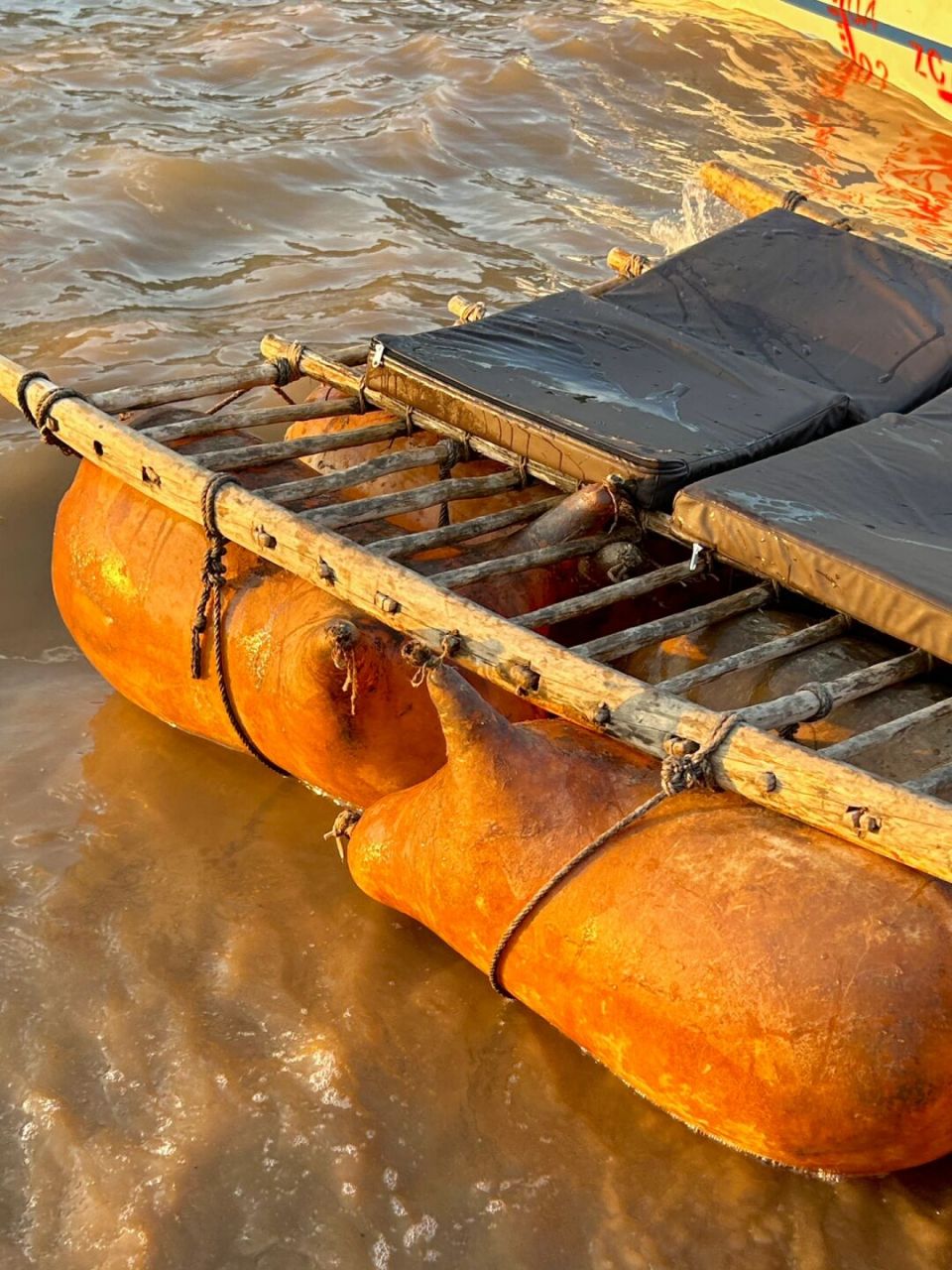 黄河上的羊皮筏子图片图片