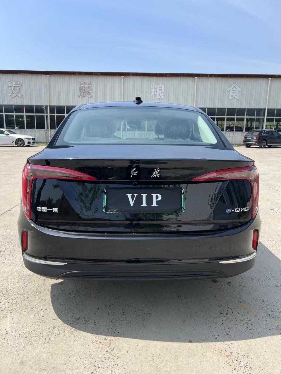 24年纯电动红旗eqm5,纯电续航431km,无钥匙启动,电子手刹,多功能方向