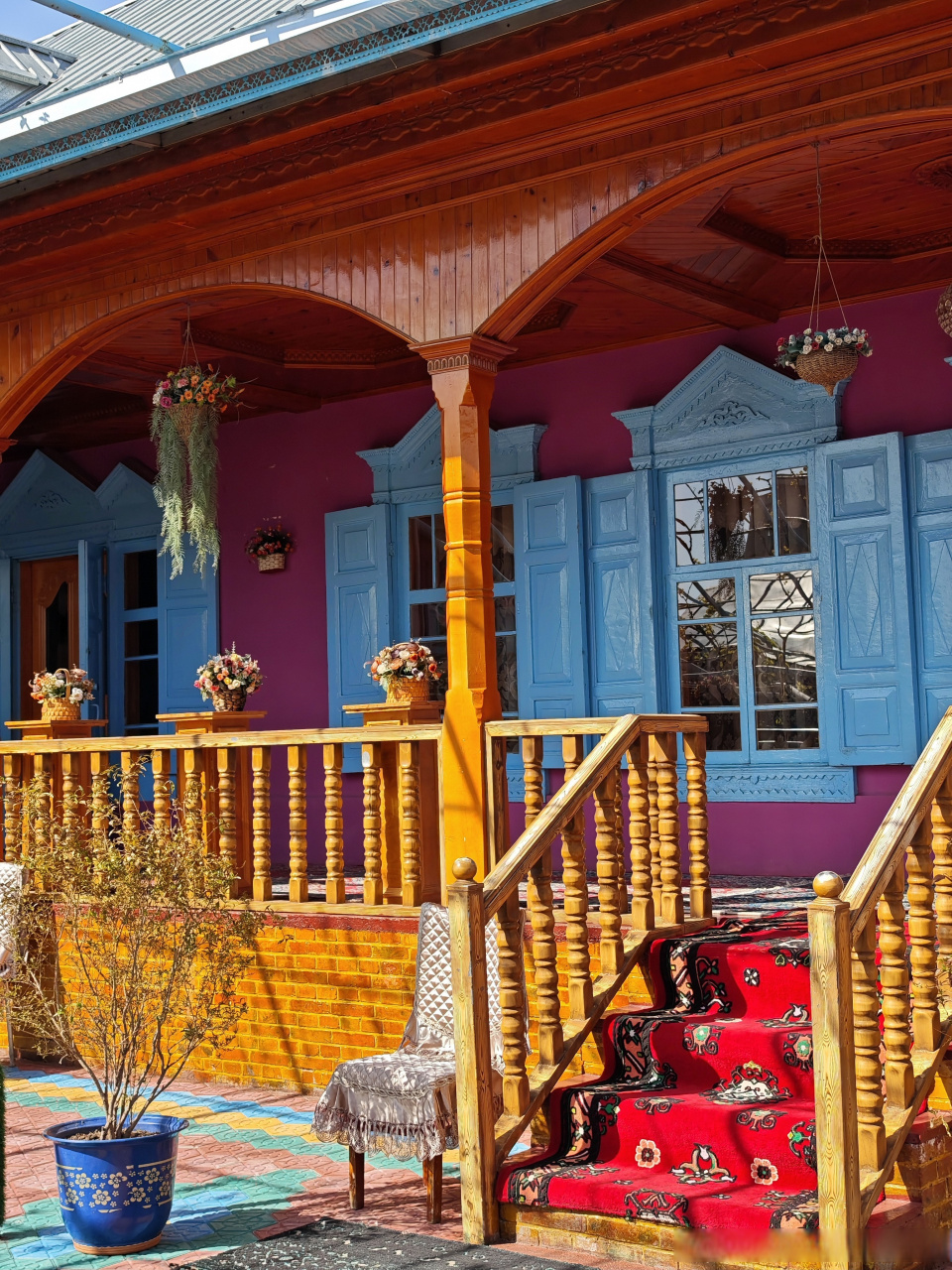 漫步在喀赞其的街头巷尾,仿佛穿越了时空的隧道,回到了那个宁静而古老