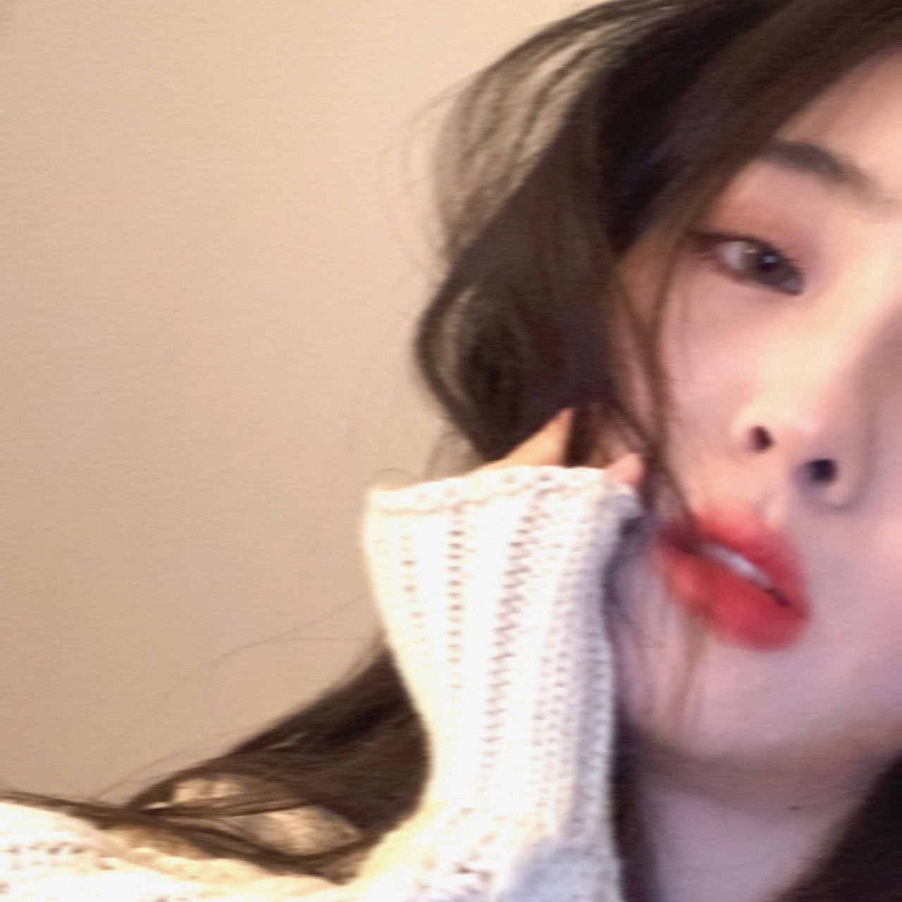 分享自拍 深夜在家拍伤感qq女头 啊啊啊大家快试试看呀!