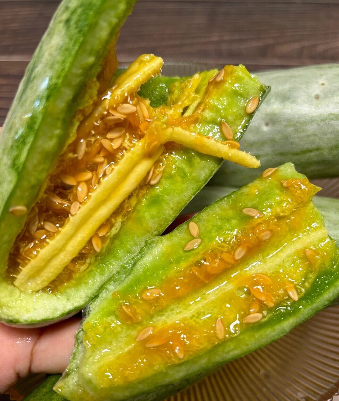 91羊角蜜瓜 78对半切开,连皮带籽一起吃 78接近100%的可食用