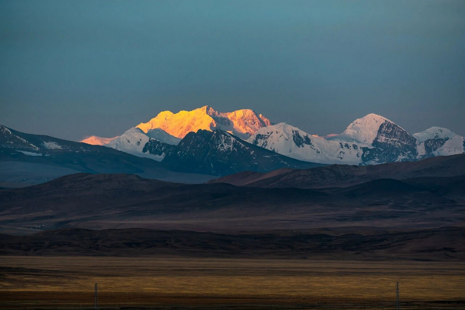 世界第三高峰:干城章嘉峰,国内就能拍.