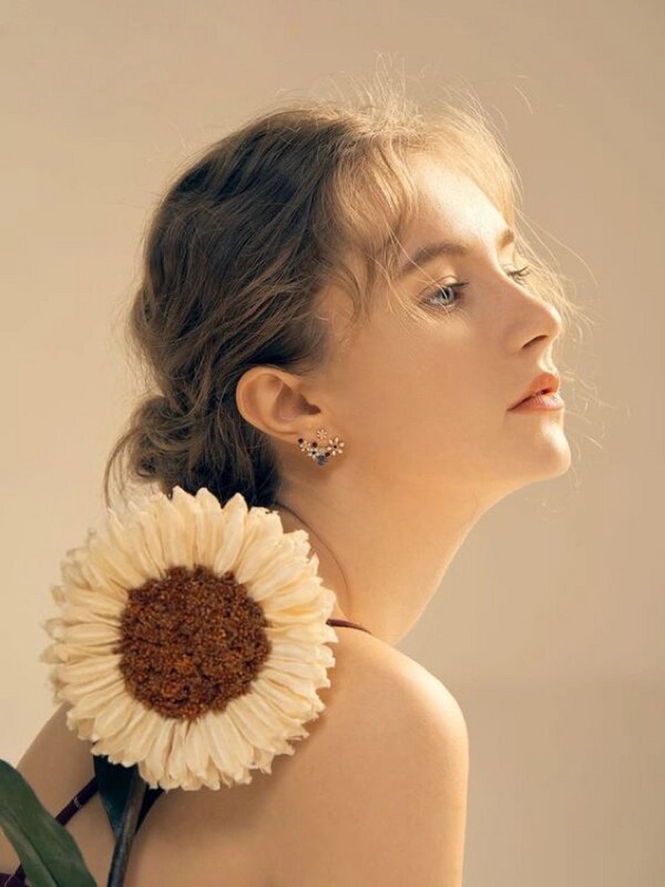 欧美美女侧脸美图分享