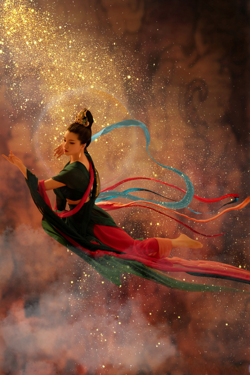 一直很喜欢飞天的那种灵动的祥和与喜乐,借此祝大家双节快乐,吉祥如意