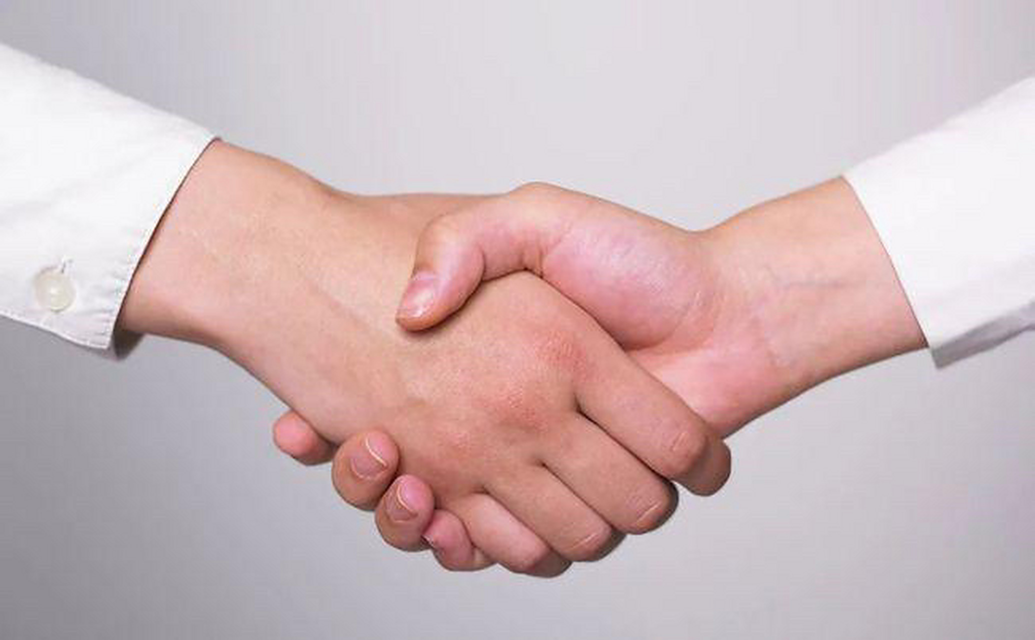 握手礼仪 我们首先来想一下,会在什么样的场合中进行握手?