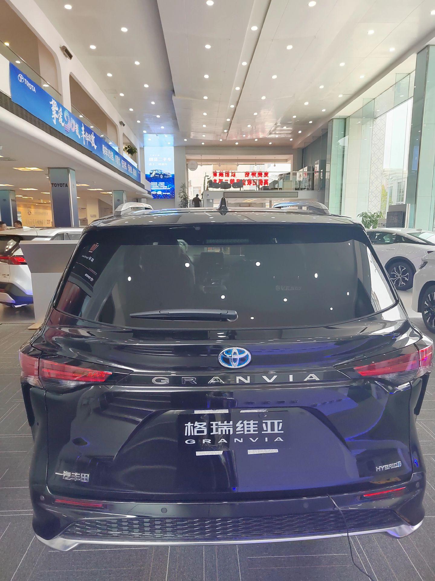 丰田格瑞维亚granvia黑色尊爵版!