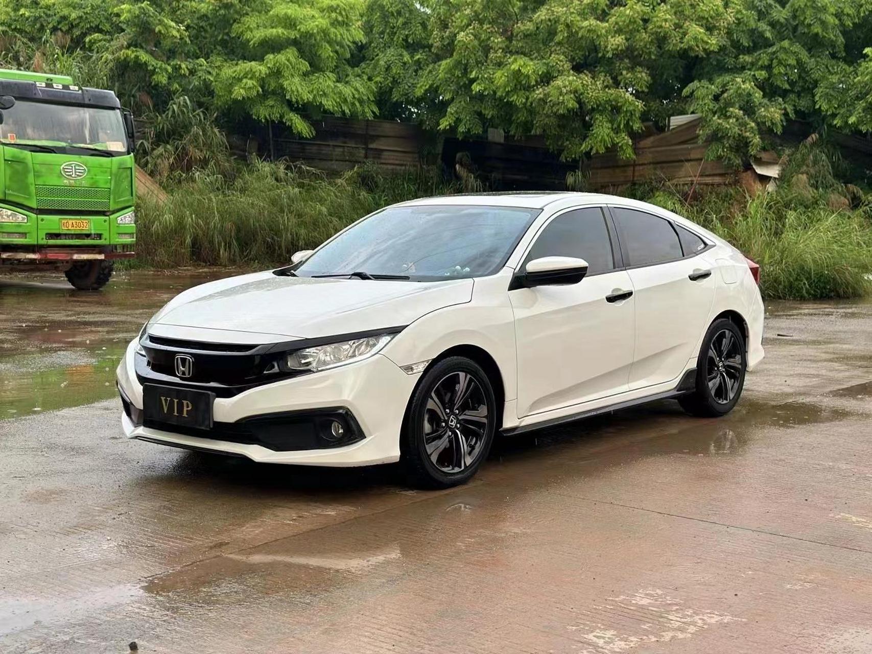 拿下2021年上牌最美珍珠白 本田思域,1.