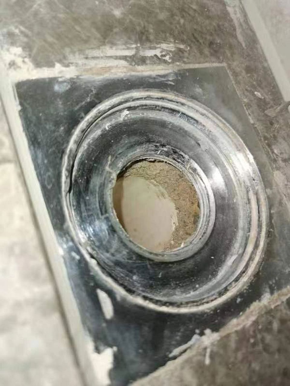 精装房地漏与下水管断层怎么办?