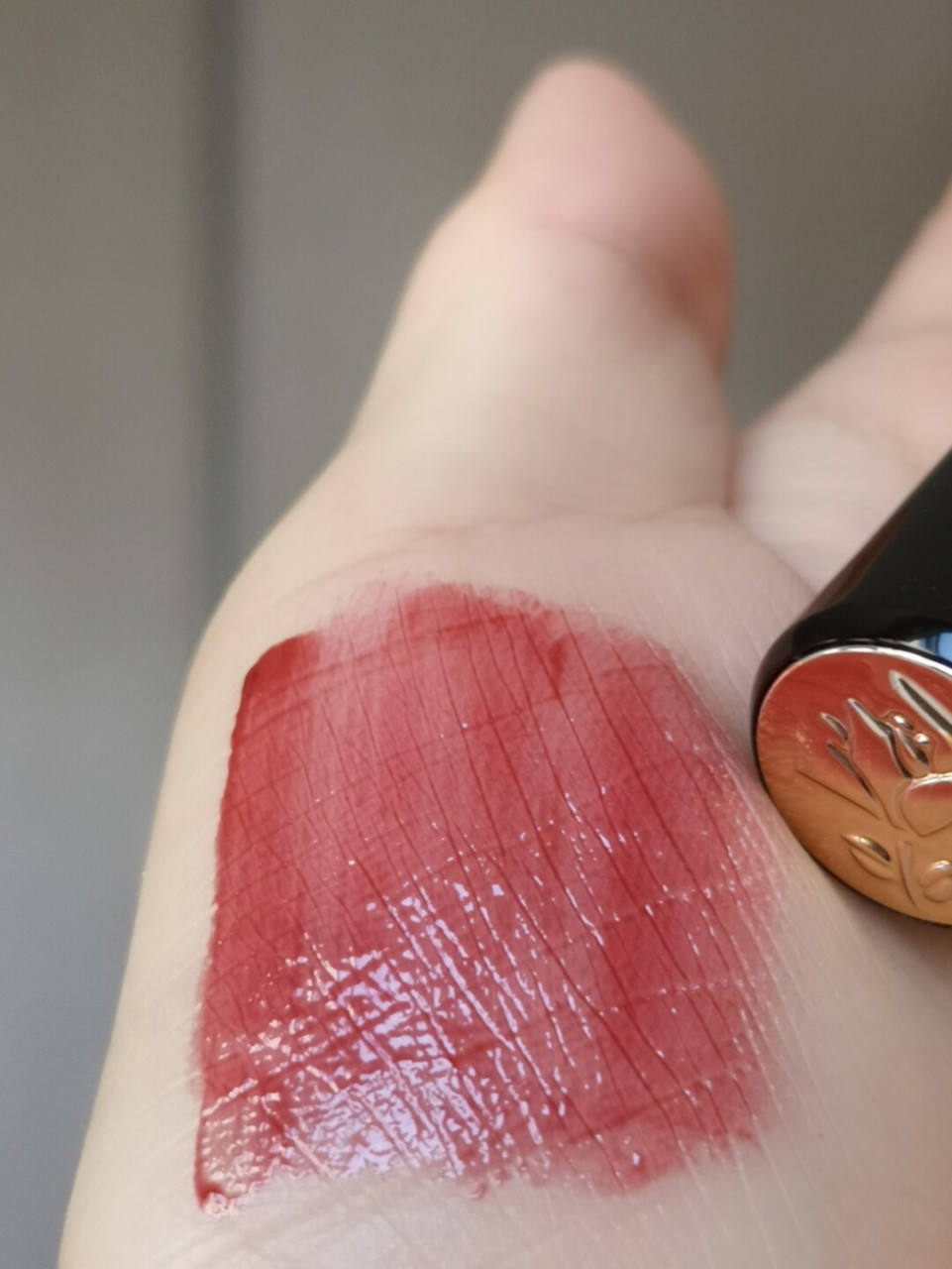 这只清透的玫瑰豆沙色也太美了吧~ 78兰蔻lancome镜面唇釉#356