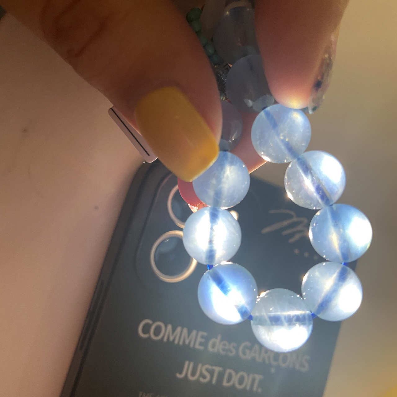 更:海蓝宝 真假是这样鉴定吗 附上自然光图 翻出来一串一直遗忘的海蓝