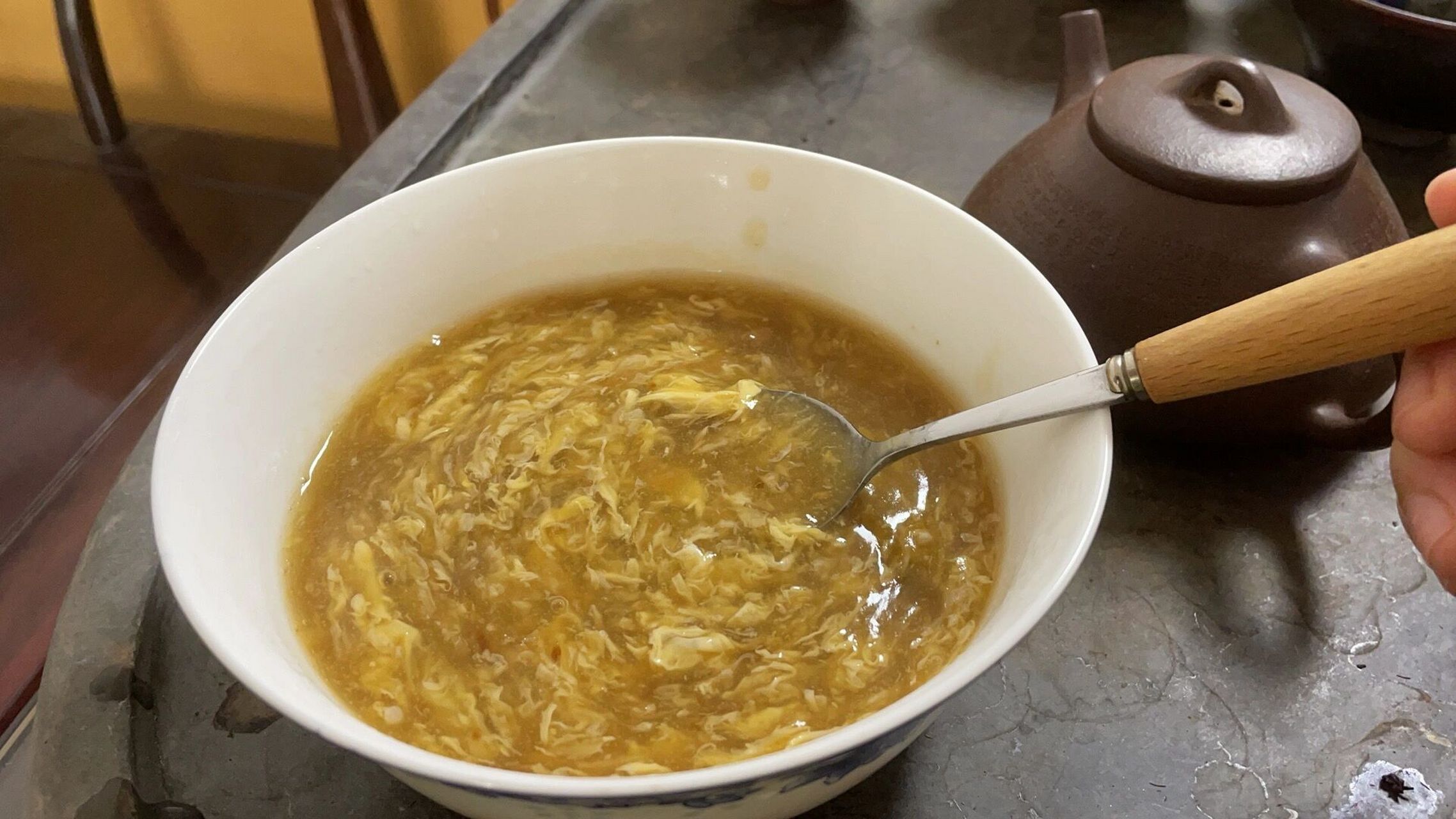 葛根红糖鸡蛋羹~ 今天的食材是葛根粉,红糖(姜),鸡蛋.