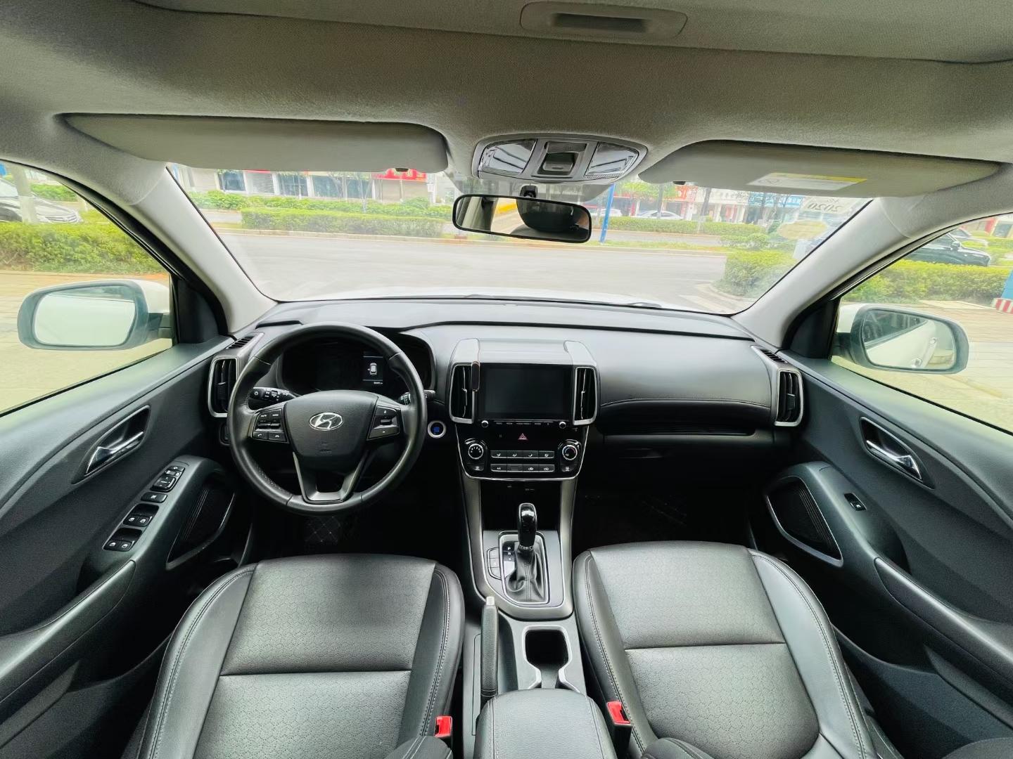 带无钥匙进入 电动座椅 一键启动 自动天窗2