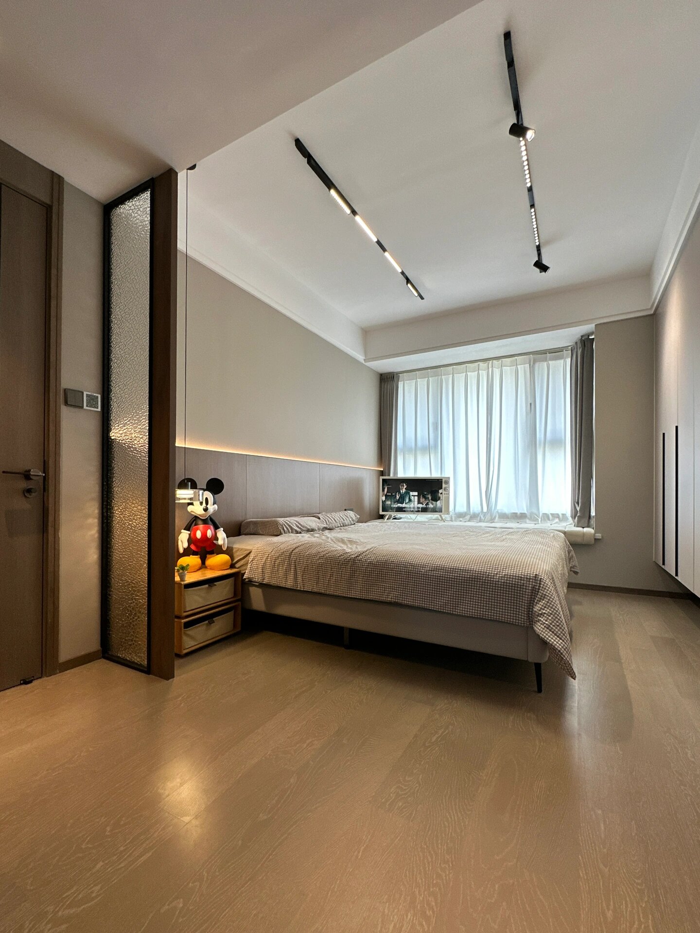 主卧|记住这些尺寸,小卧室也能做整墙衣柜 我家卧室宽度3.3米,长度4.