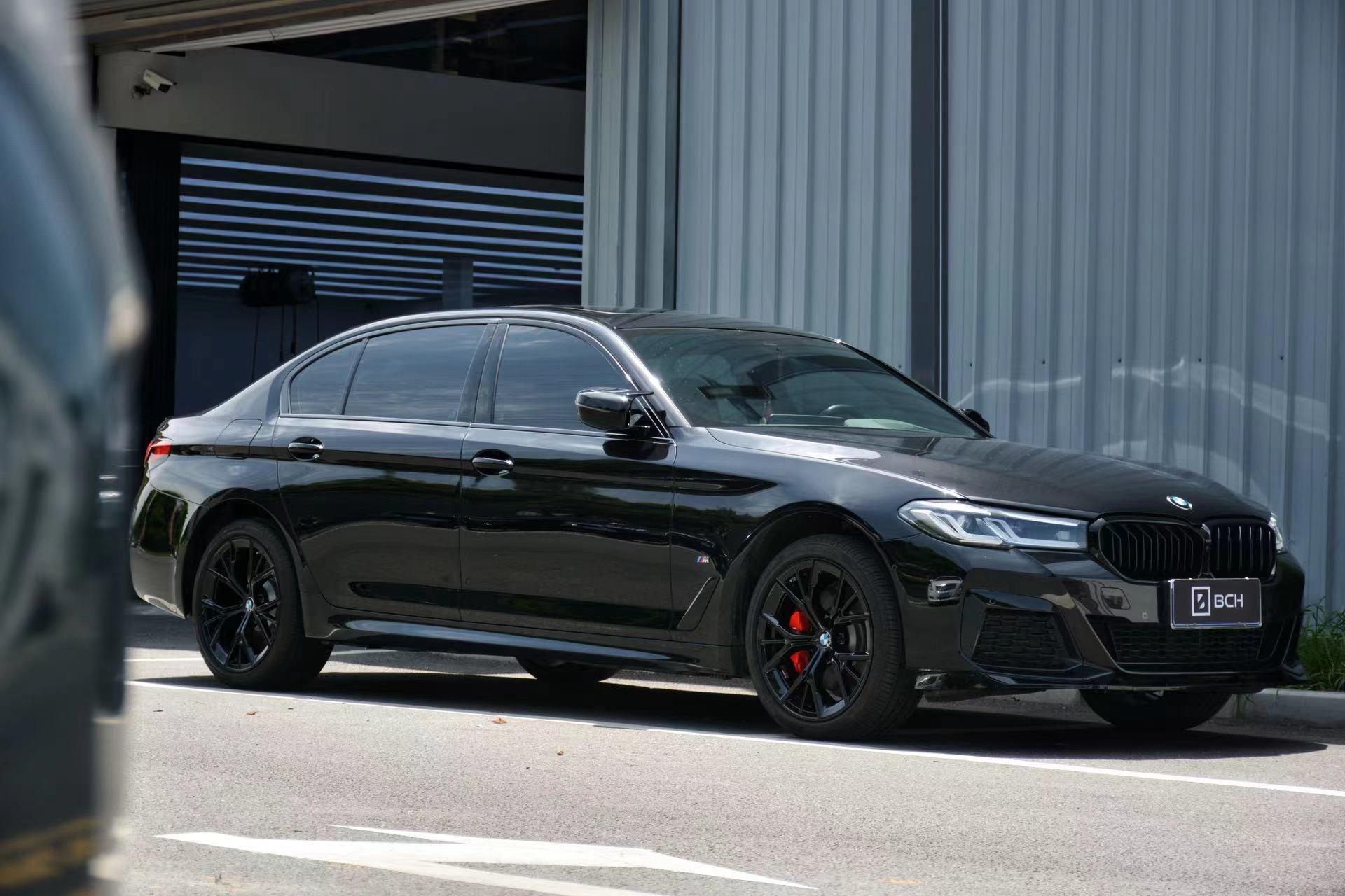 宝马530黑武士改装升级完成,帅呆了.