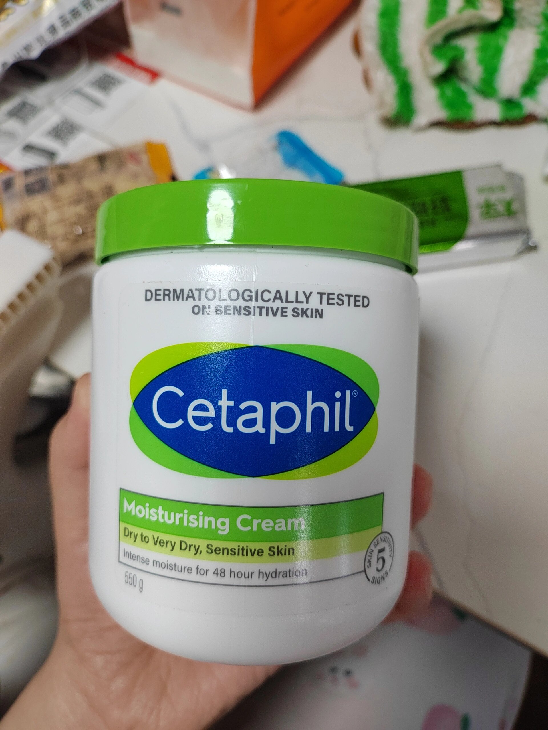 丝塔芙大白罐膏体硬跟固体胶一样 93超买的,这咋跟固体胶一样,不是