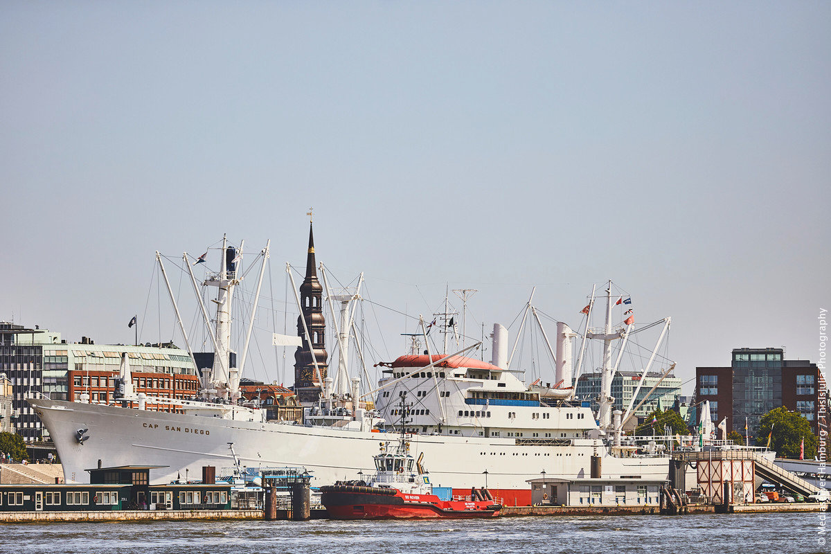 圣迭戈号货船酒店cap san diego, hamburg "圣迭戈" 号货船建造于1961