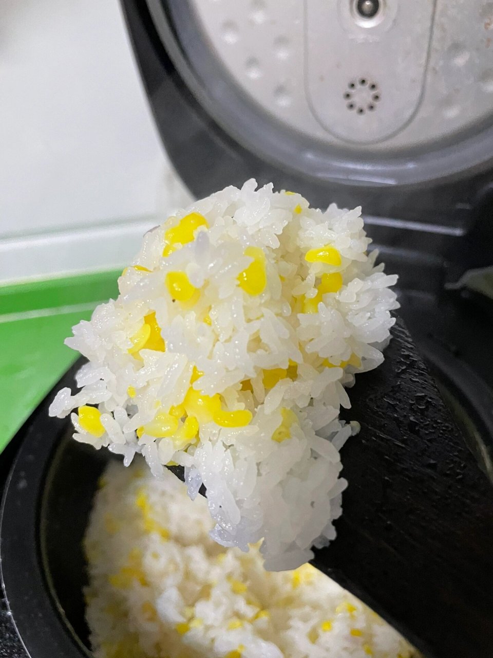 黄金糯玉米碴——米饭伴侣的做法来啦 黄金糯玉米碴煮饭教程 1 玉米碴